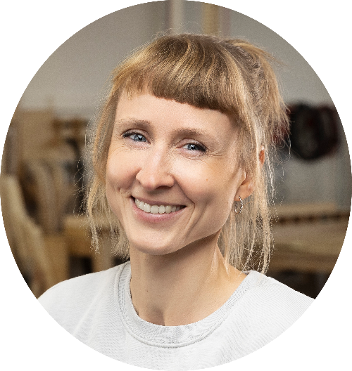 Sarah Poley Designerin Buchenbusch Brique