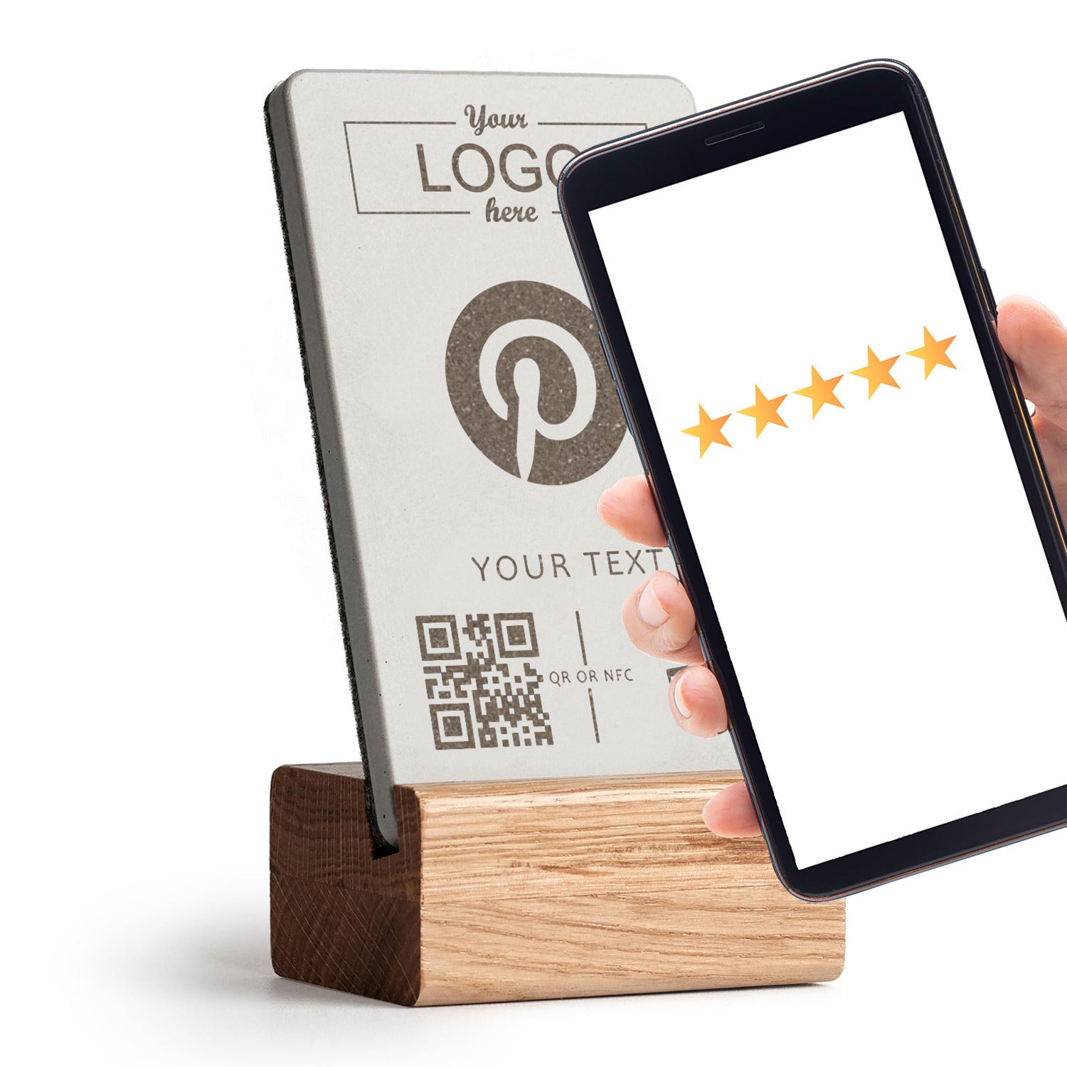 Halten Sie Ihr Handy an den NFC Aufsteller, sofort öffnet sich der Link zu Ihrem Pinterest Profil. Der Tischaufsteller ist mit Ihrem Logo individualisierbar.