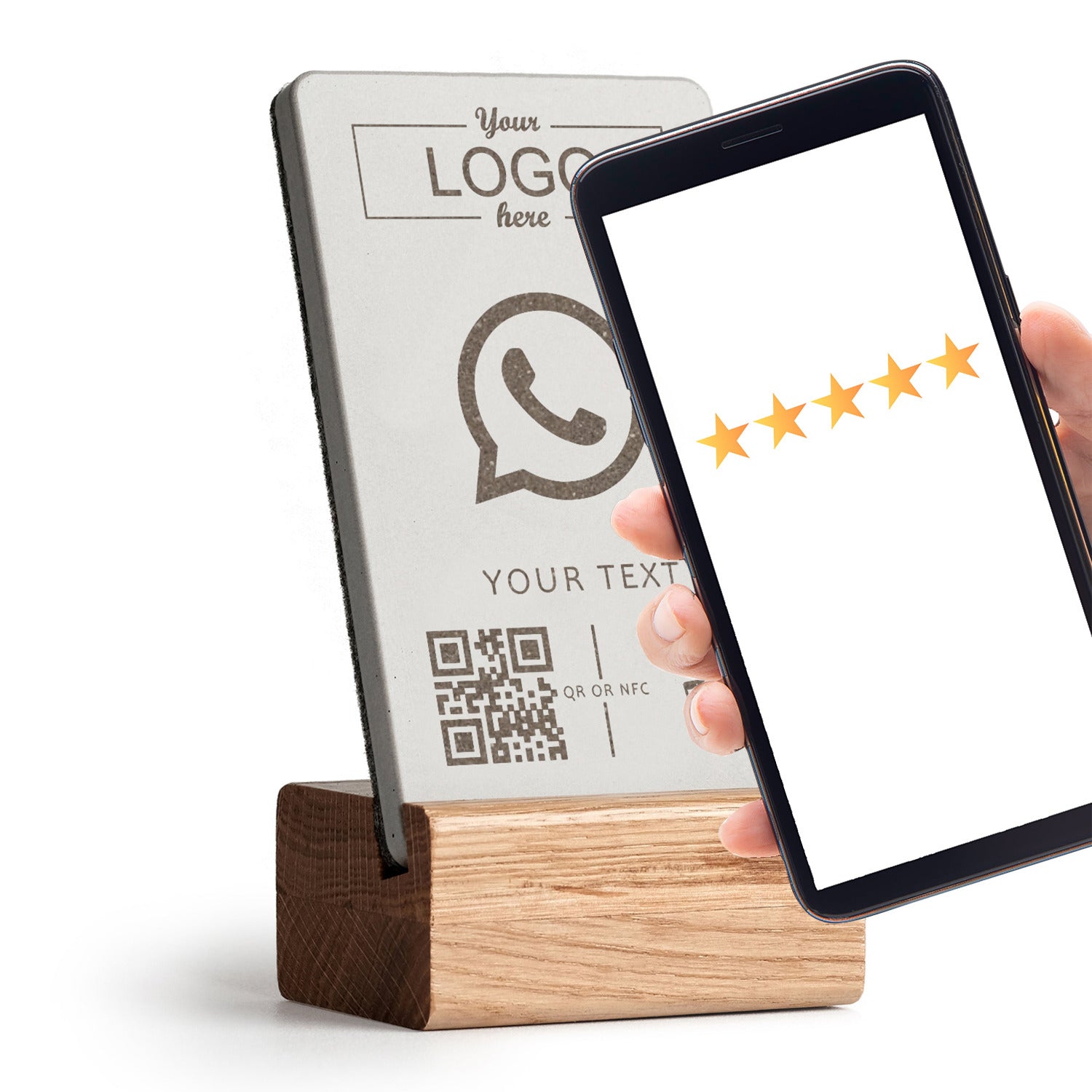 Ihr Smartphone an den brique NFC Aufsteller halten und unmittelbar öffnet sich Ihr WhatsApp Kontakt. Mit Holzfuß aus heller Eiche. Logo integrierbar.