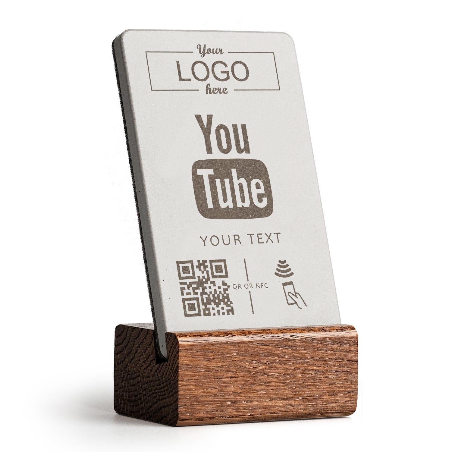 brique NFC Aufsteller mit QR Code YouTube mit Holzfuß aus dunkler Eiche. Personalisierbar mit Ihrem Logo.