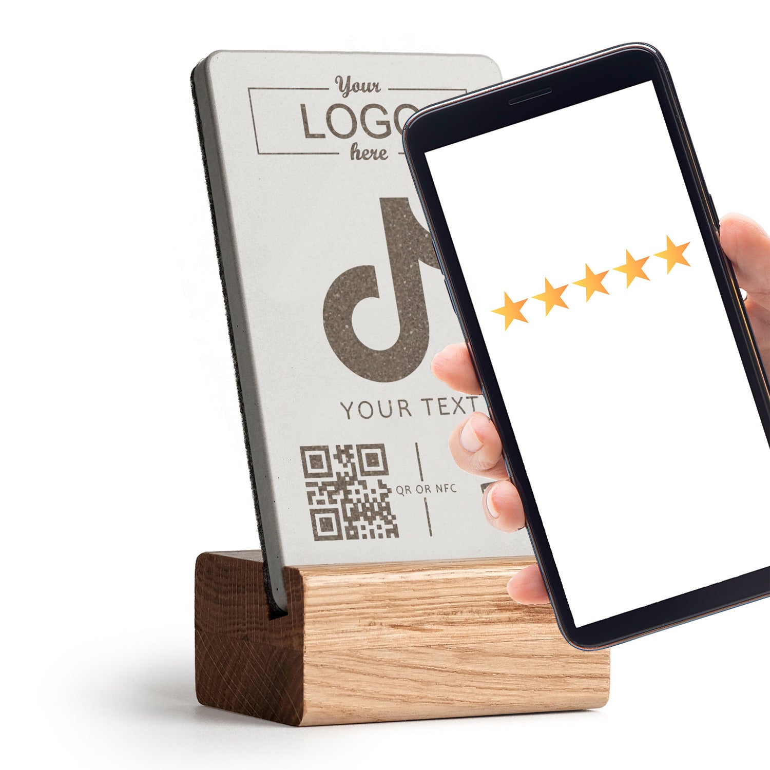 Halten Sie Ihr Handy an den NFC Aufsteller, sofort öffnet sich der Link zu Ihrem tiktok Profil. Der Tischaufsteller kann mit Ihrem Logo personalisiert werden.