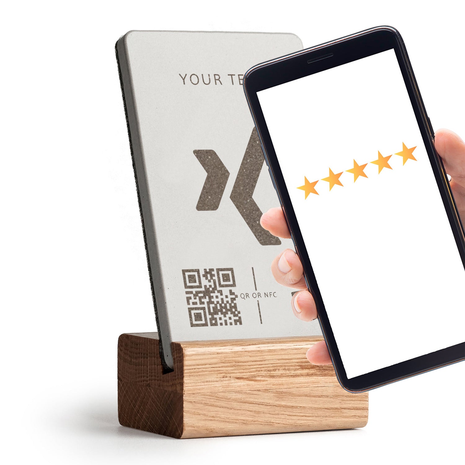 Ihr Smartphone an den brique NFC Aufsteller halten und unmittelbar öffnet sich Ihr Xing Profil. Mit Holzfuß aus heller Eiche.