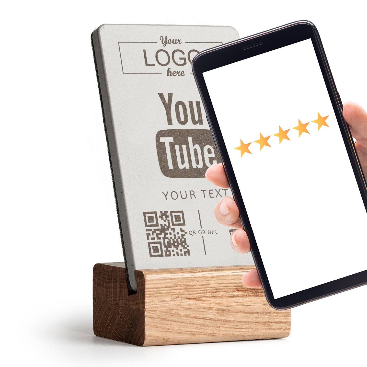 Ihr Smartphone an den brique NFC Aufsteller halten und unmittelbar öffnet sich Ihr YouTube Kanal. Mit Holzfuß aus heller Eiche. Logo integrierbar.