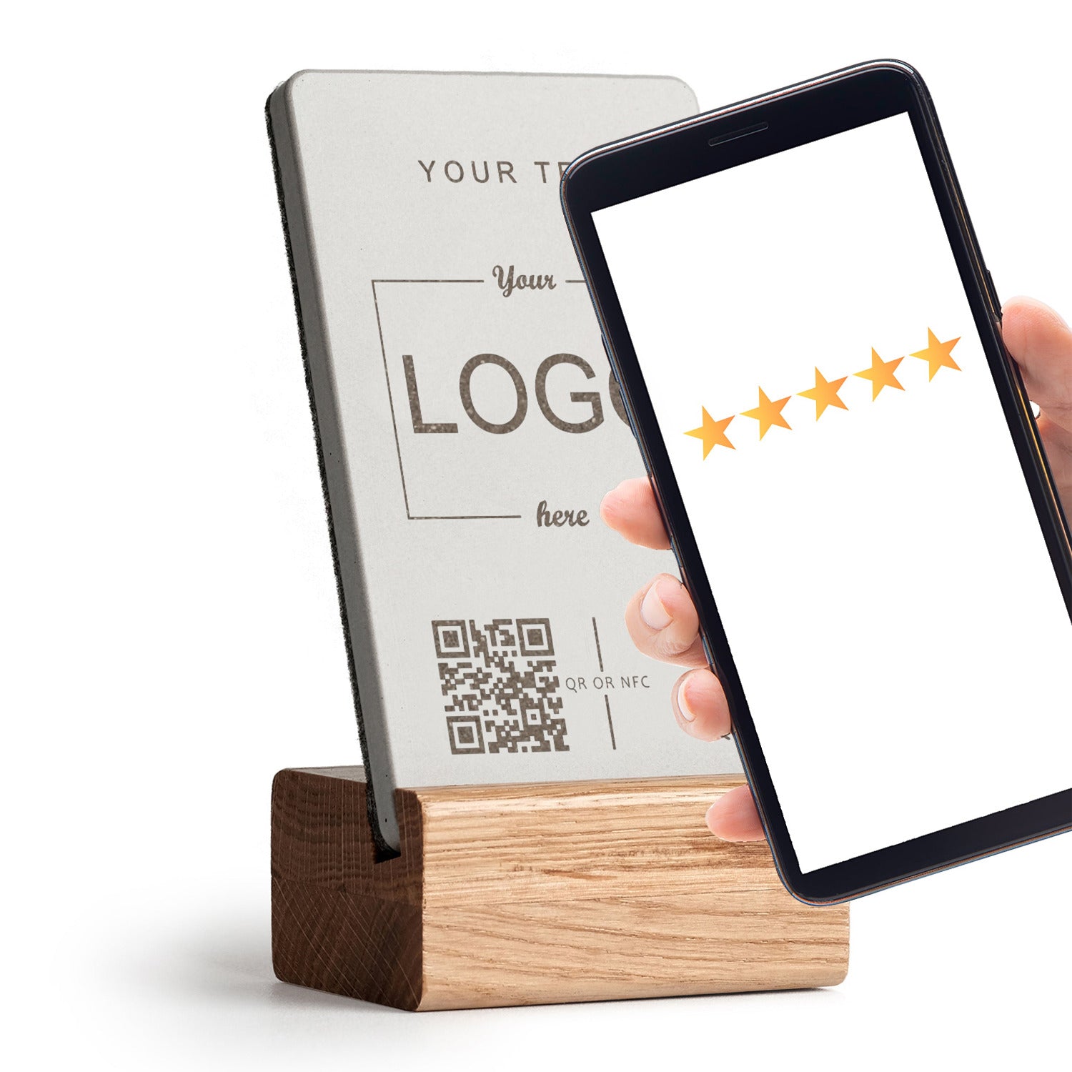Smartphone an den brique NFC Bewertung Aufsteller halten und es öffnet sich der gespeicherte Link. Der Aufsteller ist individuell gestaltbar. 