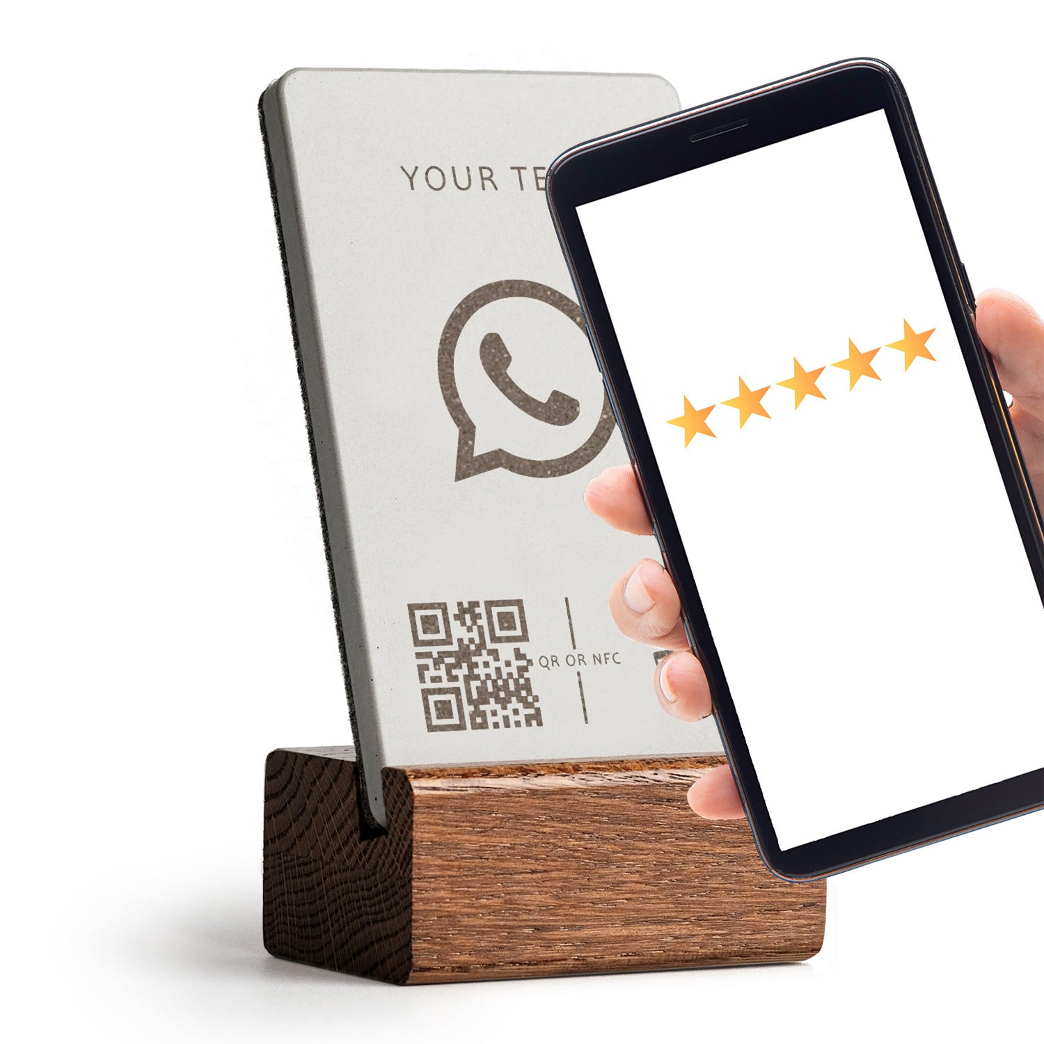 Ihr Smartphone an den brique NFC Aufsteller halten und unmittelbar öffnet sich Ihr WhatsApp Kontakt. Mit Holzfuß aus dunkler Eiche.